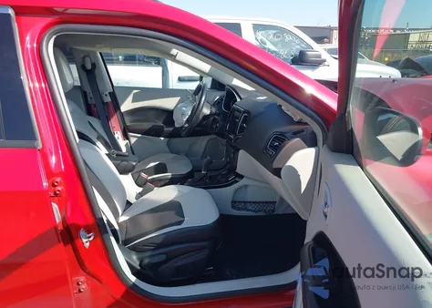 2021 Jeep Compass Limited 4X4 из США, поврежденный, VIN 3C4NJDCBXMT527592